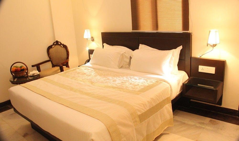 Oyo Flagship Hotel Rudra Palace Агра Екстер'єр фото