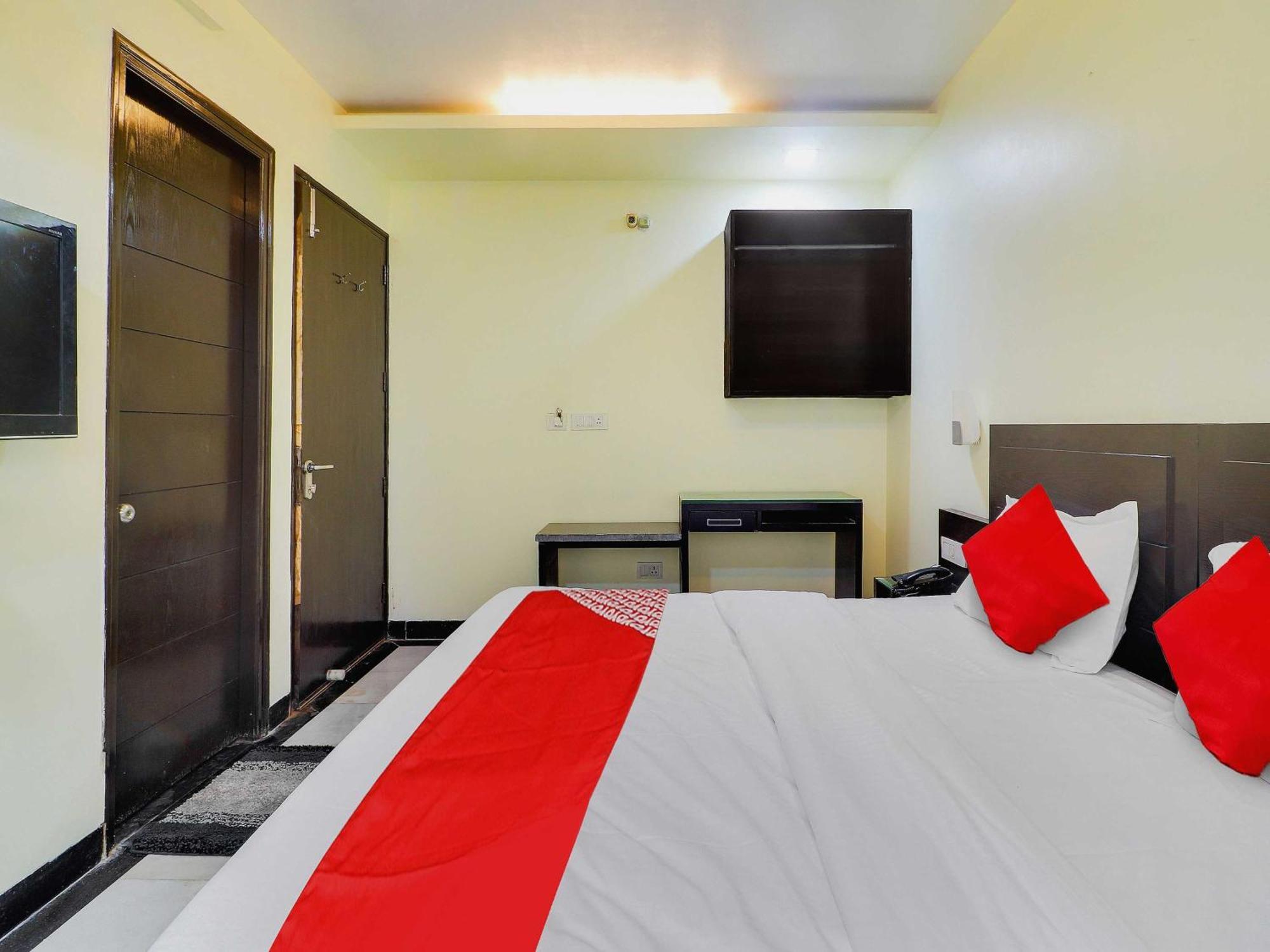 Oyo Flagship Hotel Rudra Palace Агра Екстер'єр фото