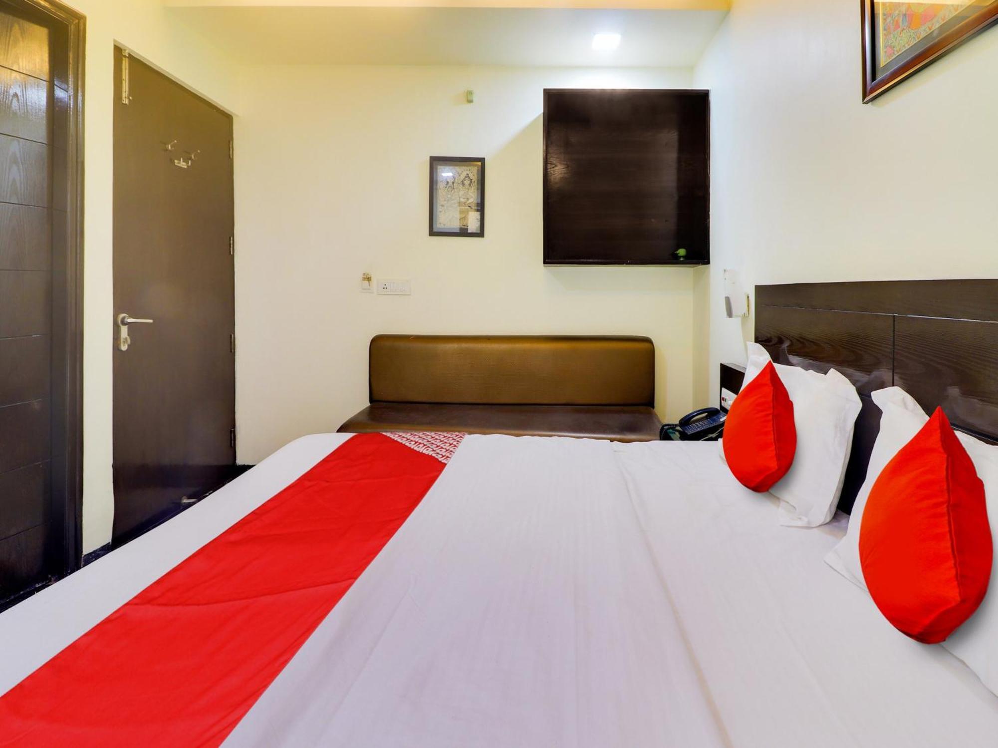 Oyo Flagship Hotel Rudra Palace Агра Екстер'єр фото