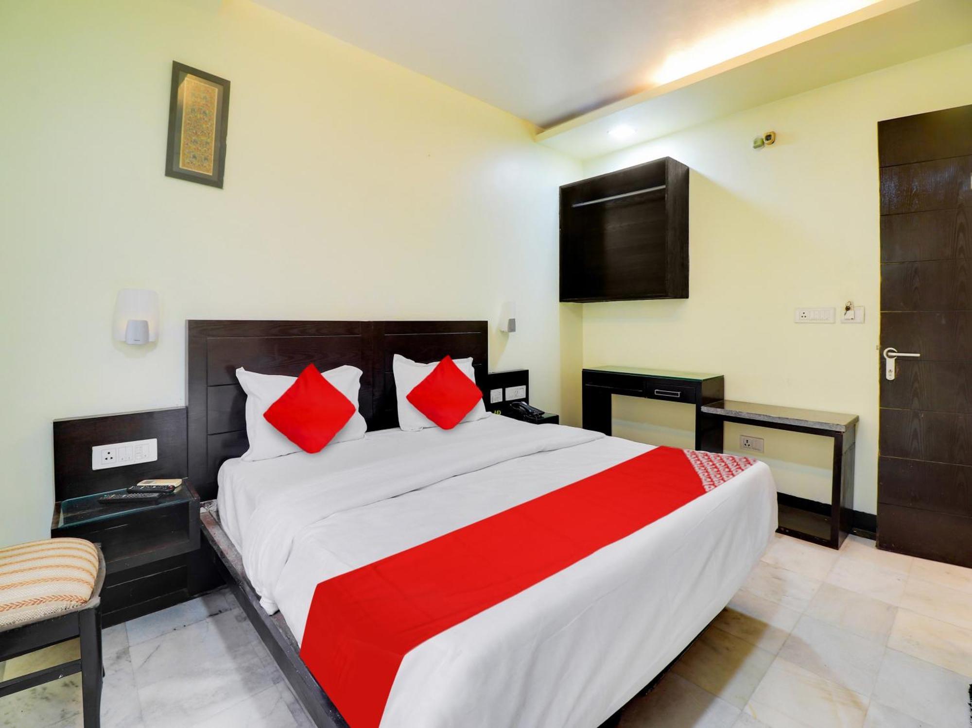 Oyo Flagship Hotel Rudra Palace Агра Екстер'єр фото